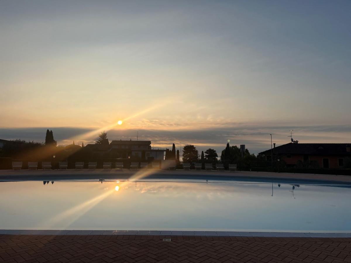 Le Terrazze Sul Lago Hotel & Residence Padenghe sul Garda Exterior photo