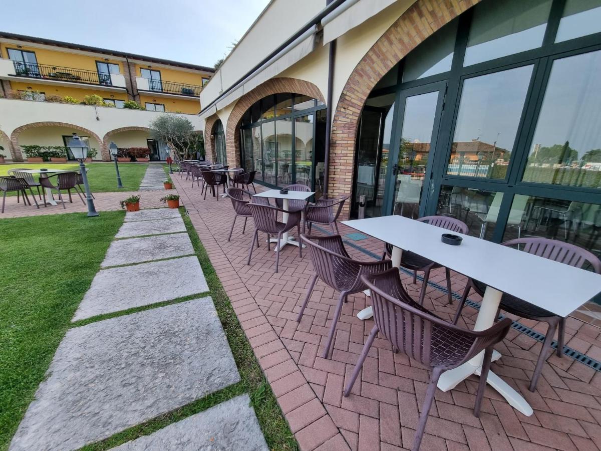 Le Terrazze Sul Lago Hotel & Residence Padenghe sul Garda Exterior photo