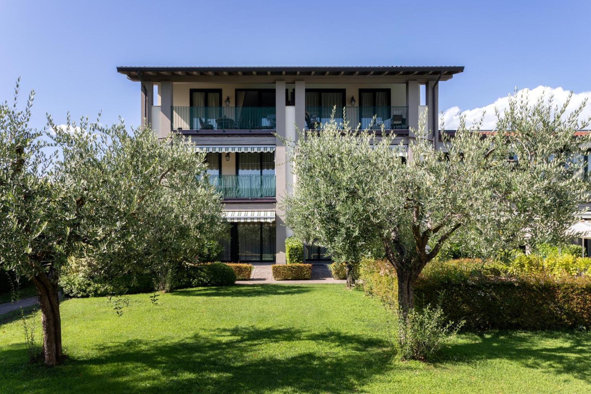 Le Terrazze Sul Lago Hotel & Residence Padenghe sul Garda Exterior photo